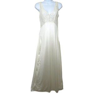 Vintage Private Luxuries Full Length White Nylon Nightgown S Sleeveless Lace USA